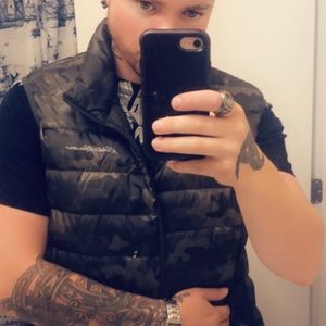 Eddie bower camo vest